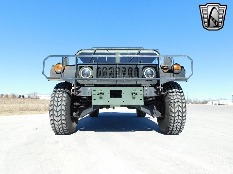 2002 AM General M1123 image 26