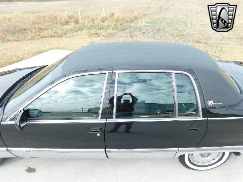 1996 Cadillac Fleetwood image 30