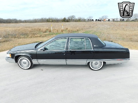 1996 Cadillac Fleetwood image 6