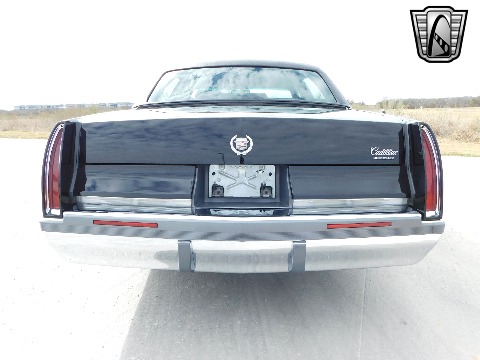 1996 Cadillac Fleetwood image 37
