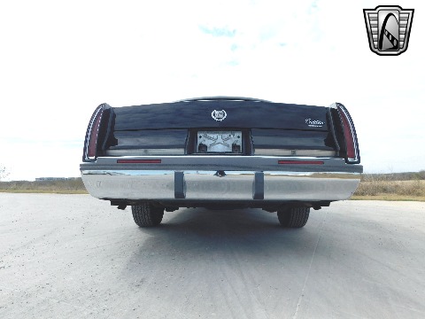 1996 Cadillac Fleetwood image 14