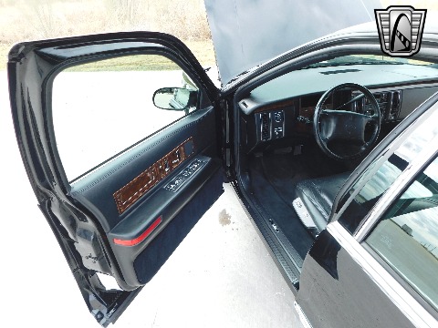 1996 Cadillac Fleetwood image 99