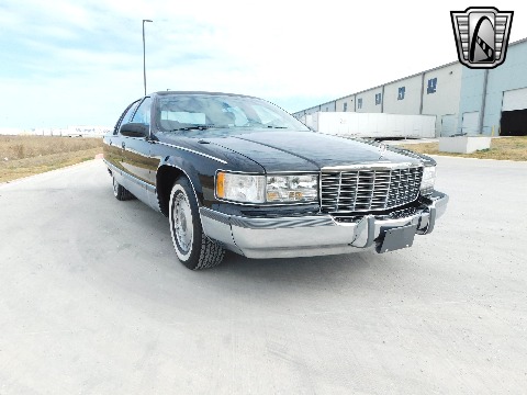 1996 Cadillac Fleetwood image 22