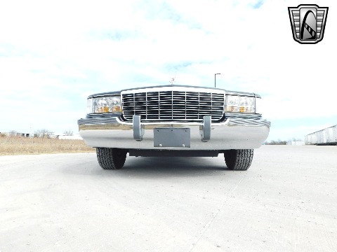 1996 Cadillac Fleetwood image 26