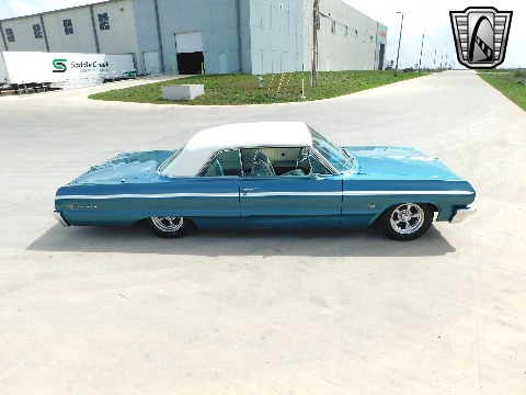1964 Chevrolet Impala image 18