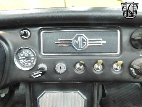 1964 MG MGB image 95