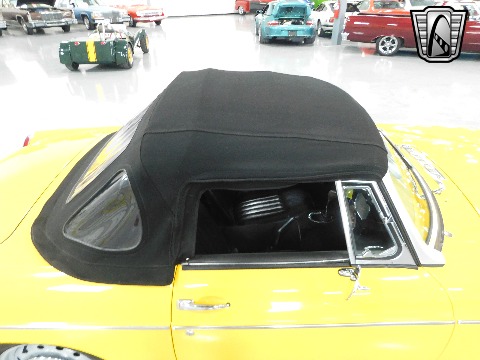 1964 MG MGB image 128