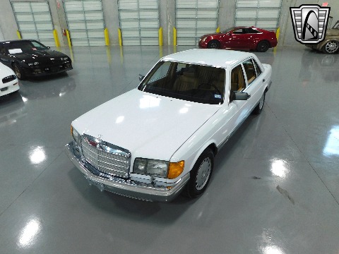 1987 Mercedes-Benz 560SEL image 3