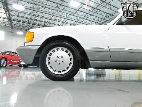 1987 Mercedes-Benz 560SEL image 29
