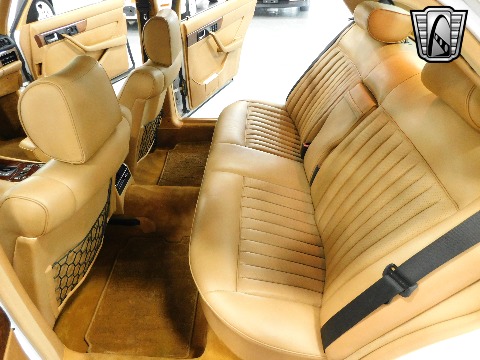 1987 Mercedes-Benz 560SEL image 108