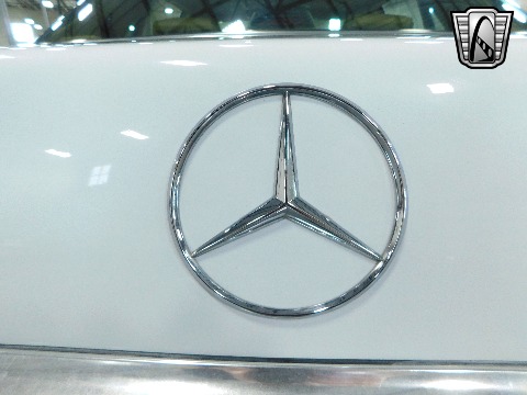 1987 Mercedes-Benz 560SEL image 58