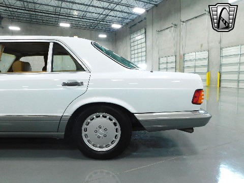 1987 Mercedes-Benz 560SEL image 34