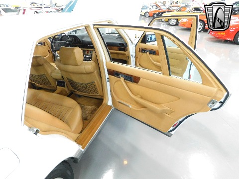 1987 Mercedes-Benz 560SEL image 112