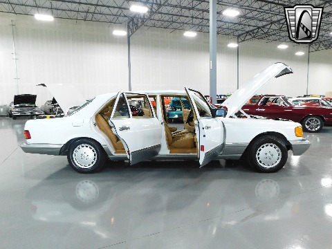 1987 Mercedes-Benz 560SEL image 64