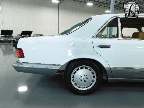 1987 Mercedes-Benz 560SEL image 40