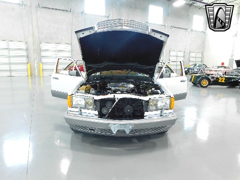 1987 Mercedes-Benz 560SEL image 66