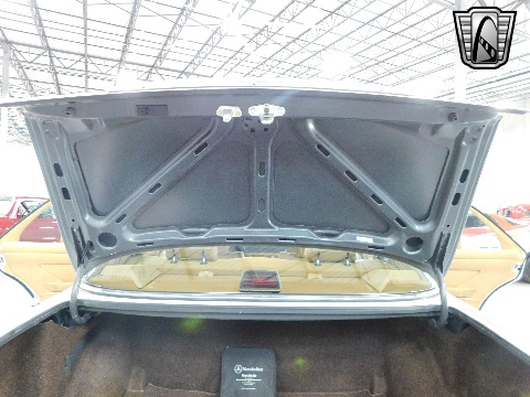 1987 Mercedes-Benz 560SEL image 70