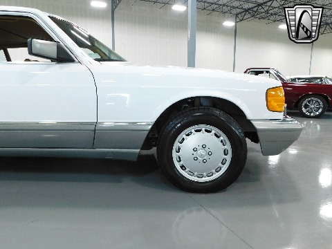 1987 Mercedes-Benz 560SEL image 46