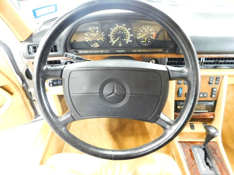 1987 Mercedes-Benz 560SEL image 100