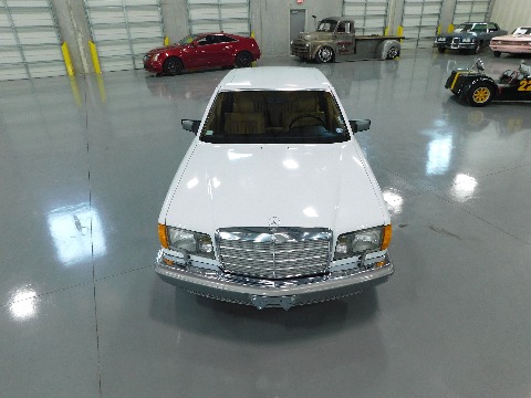 1987 Mercedes-Benz 560SEL image 24