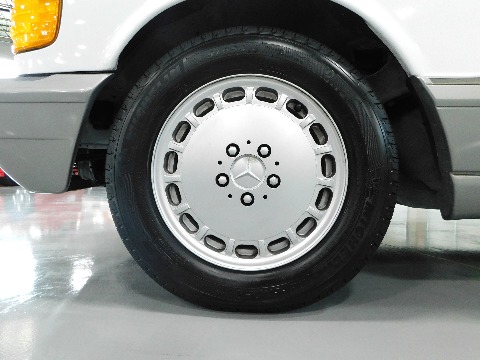 1987 Mercedes-Benz 560SEL image 51