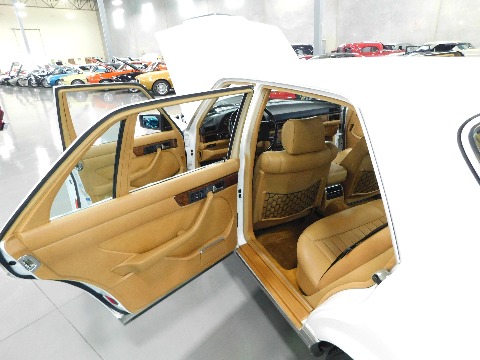 1987 Mercedes-Benz 560SEL image 106