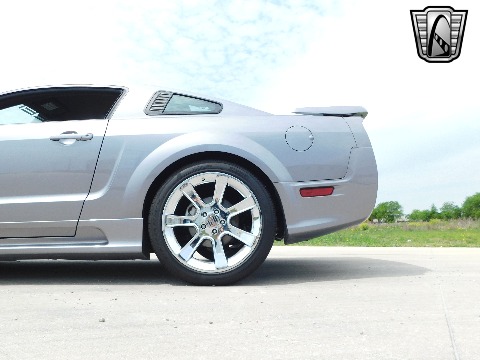 2006 Ford Mustang image 35