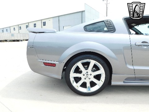 2006 Ford Mustang image 40