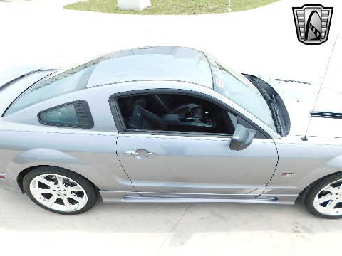 2006 Ford Mustang image 42