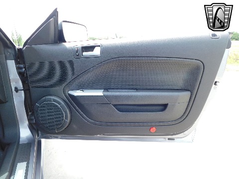 2006 Ford Mustang image 121