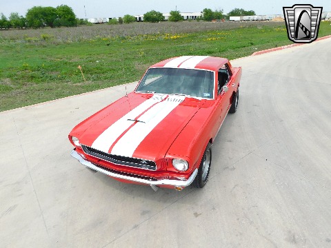 1965 Ford Mustang image 3