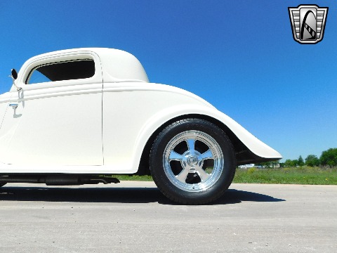1934 Ford 3 Window image 32