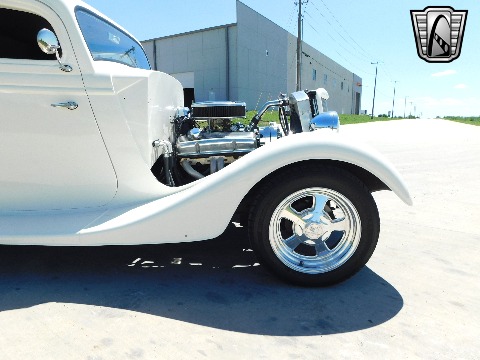 1934 Ford 3 Window image 43