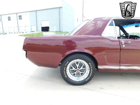 1965 Ford Mustang image 40