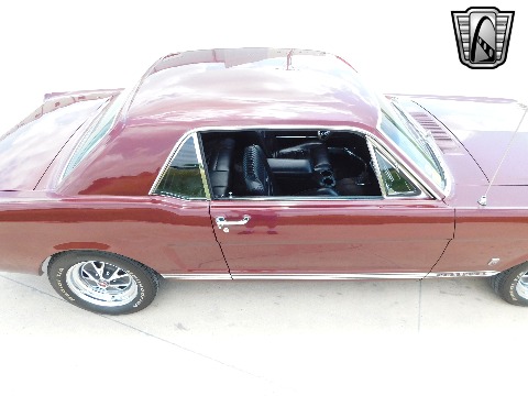 1965 Ford Mustang image 42