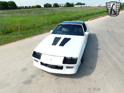1988 Chevrolet Camaro image 3