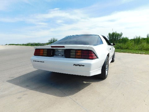 1988 Chevrolet Camaro image 16