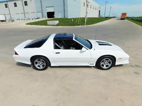 1988 Chevrolet Camaro image 18