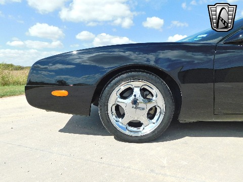 2004 Avanti Convertible image 29
