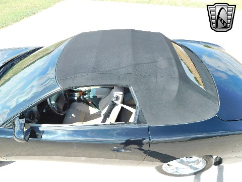 2004 Avanti Convertible image 30