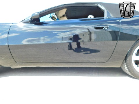 2004 Avanti Convertible image 32