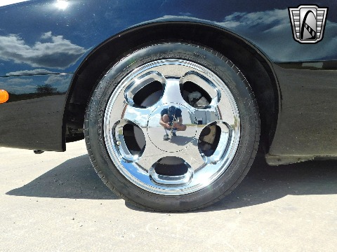 2004 Avanti Convertible image 59