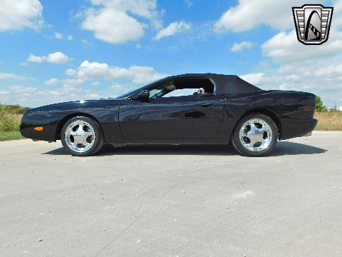 2004 Avanti Convertible image 8