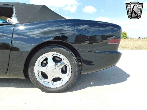 2004 Avanti Convertible image 34