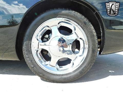 2004 Avanti Convertible image 60