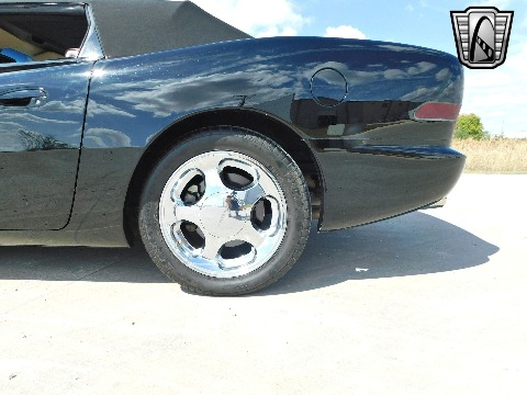 2004 Avanti Convertible image 35