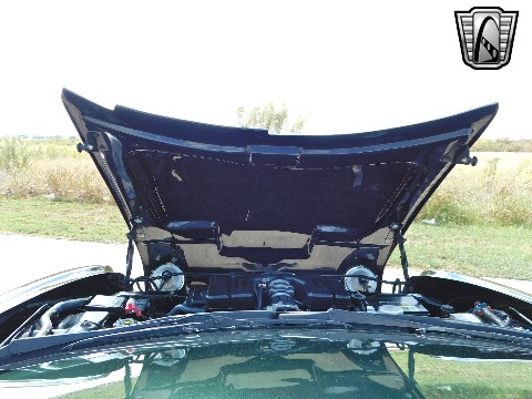 2004 Avanti Convertible image 87