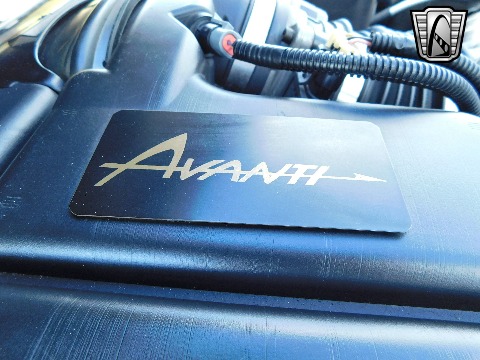 2004 Avanti Convertible image 89