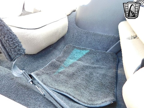 2004 Avanti Convertible image 118