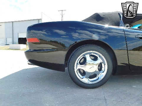 2004 Avanti Convertible image 42